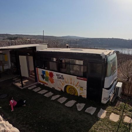 The Bus Majdal Shams Exterior foto