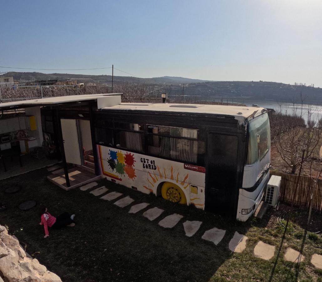 The Bus Majdal Shams Exterior foto