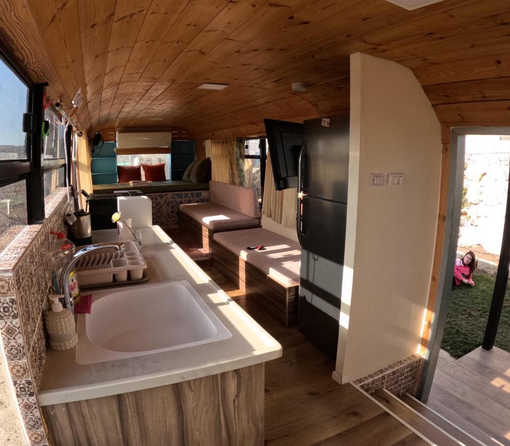 The Bus Majdal Shams Exterior foto