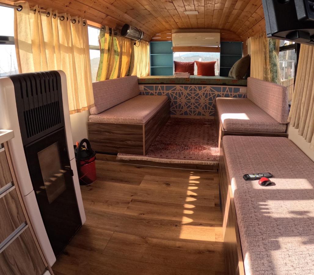 The Bus Majdal Shams Exterior foto